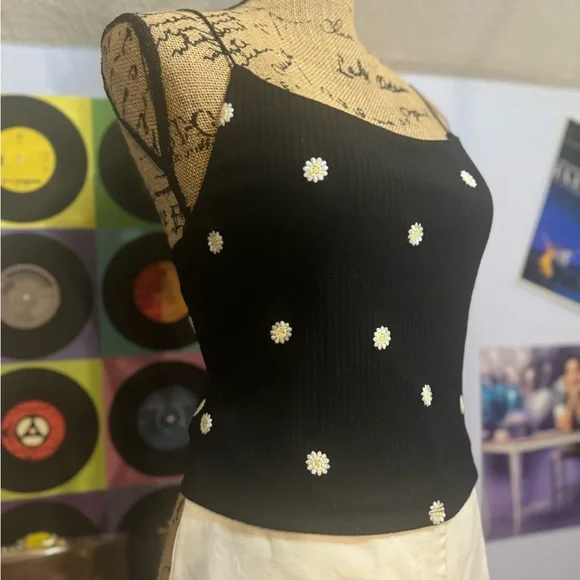 GB Black Daisy Tank Top - Picture 2 of 5